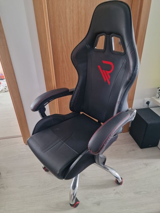 Cadeira gaming vermelha e preta nova