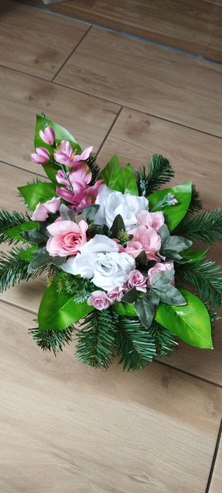 Wieniec wiązanka stroik nagrobny nagrobna