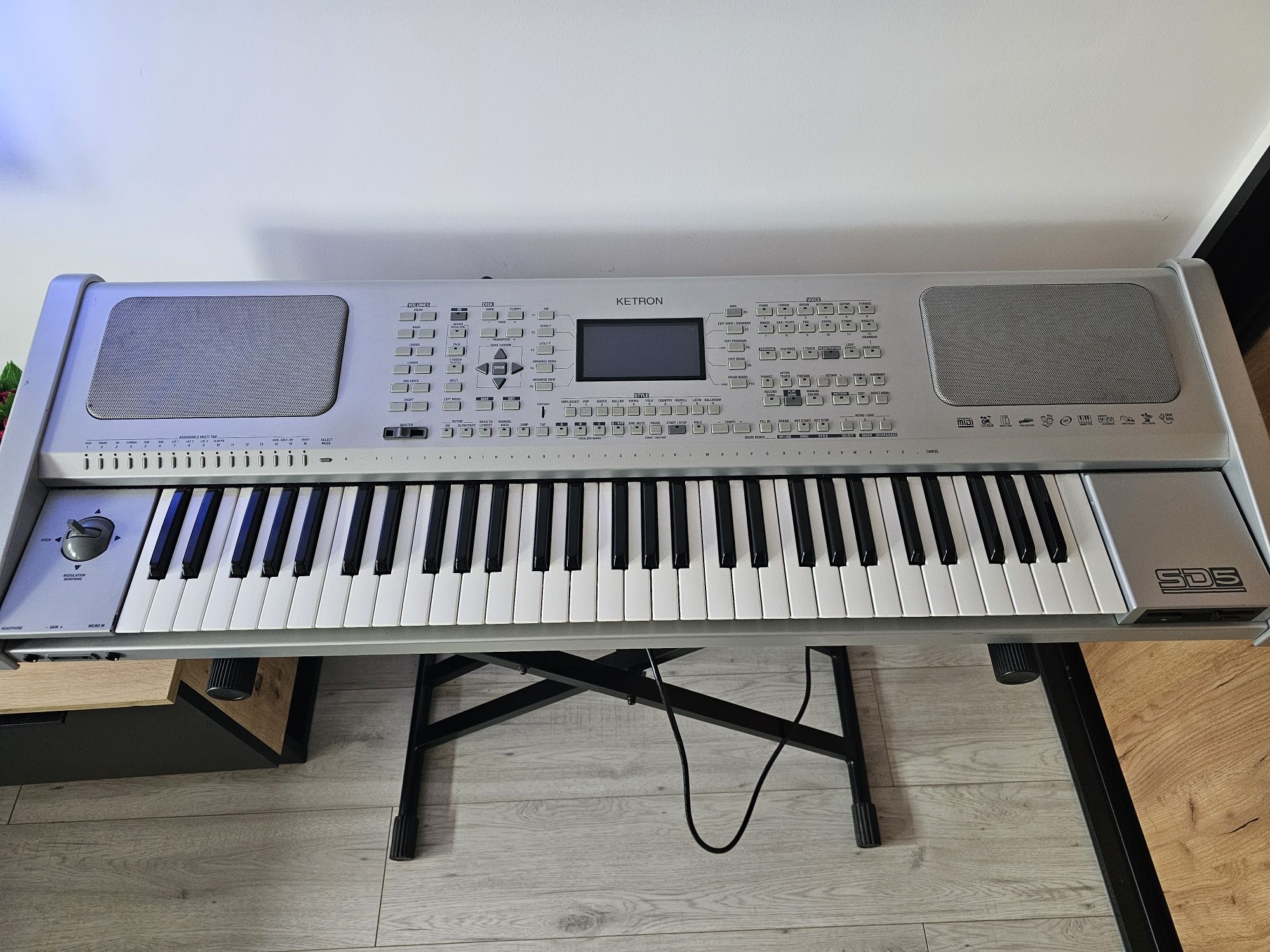 Ketron SD5 futerał statyw style podkłady