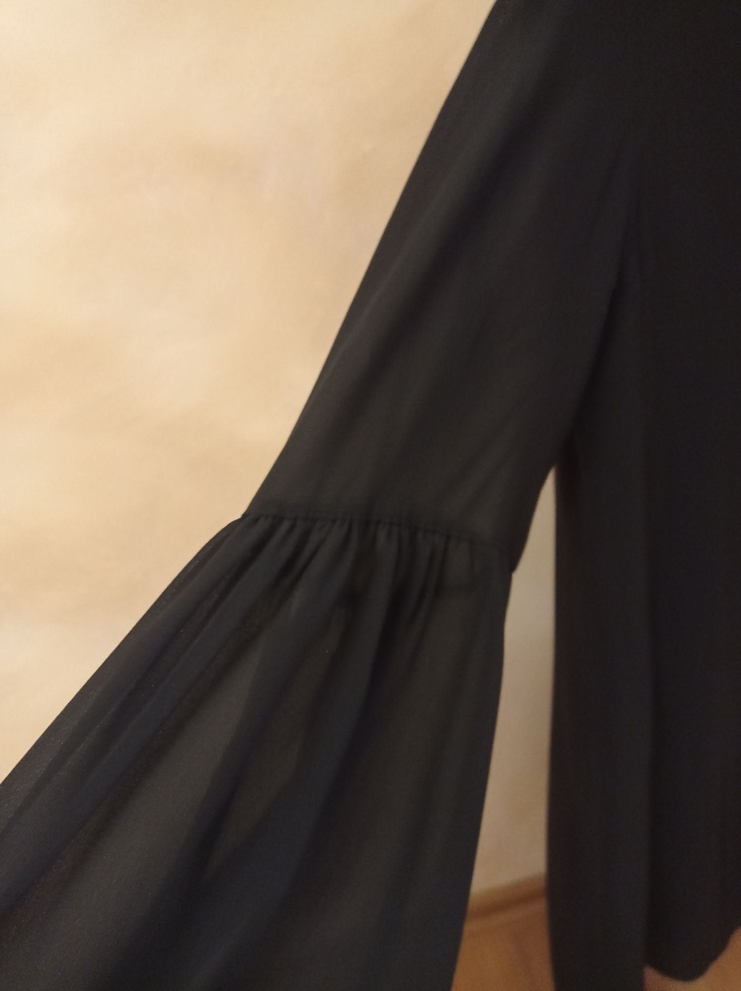 Sukienka z czarnej żorżety rozmiar L