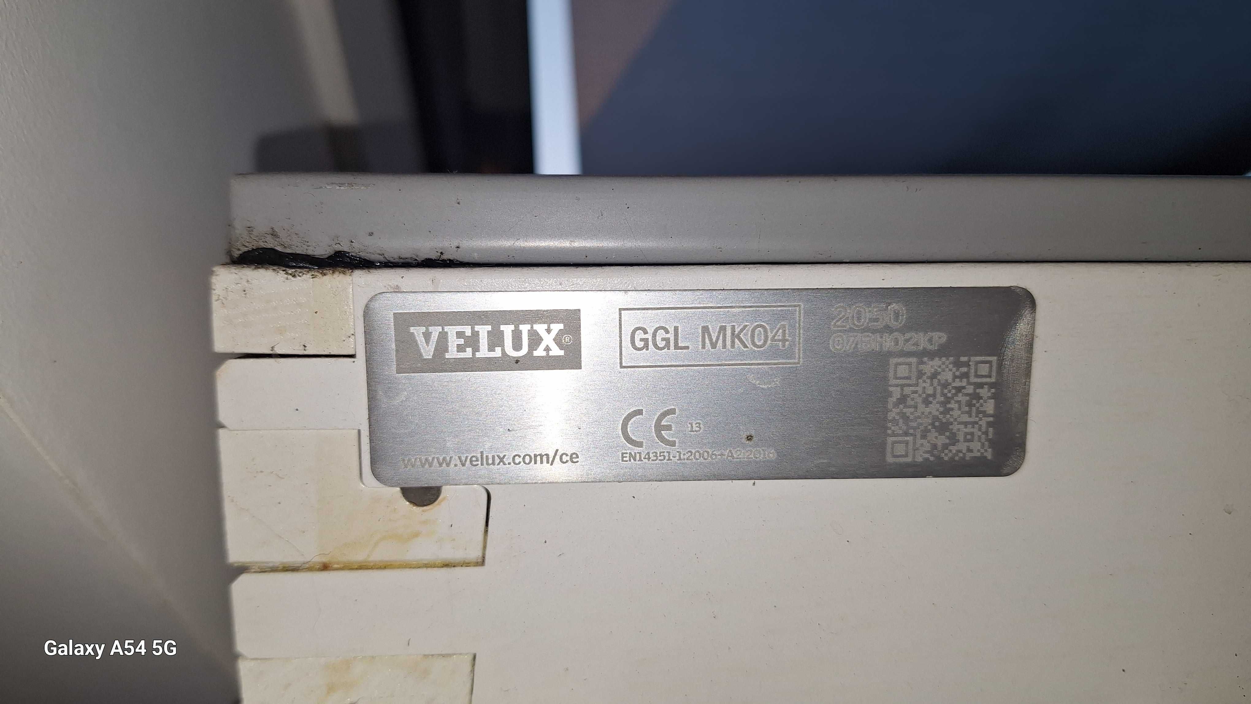 Claraboia / Janela Velux GGL MK04 usada