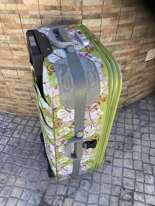 Mala de viagem de porão em bom estado