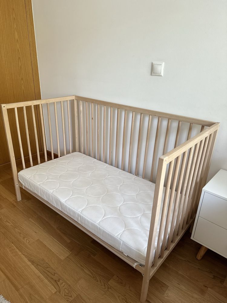 Berço + colchão Ikea