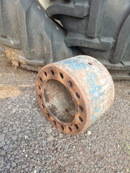 Koła  Plus sprzęgi kół bliźniaczych  Do Zetora seria 90 i bizona super