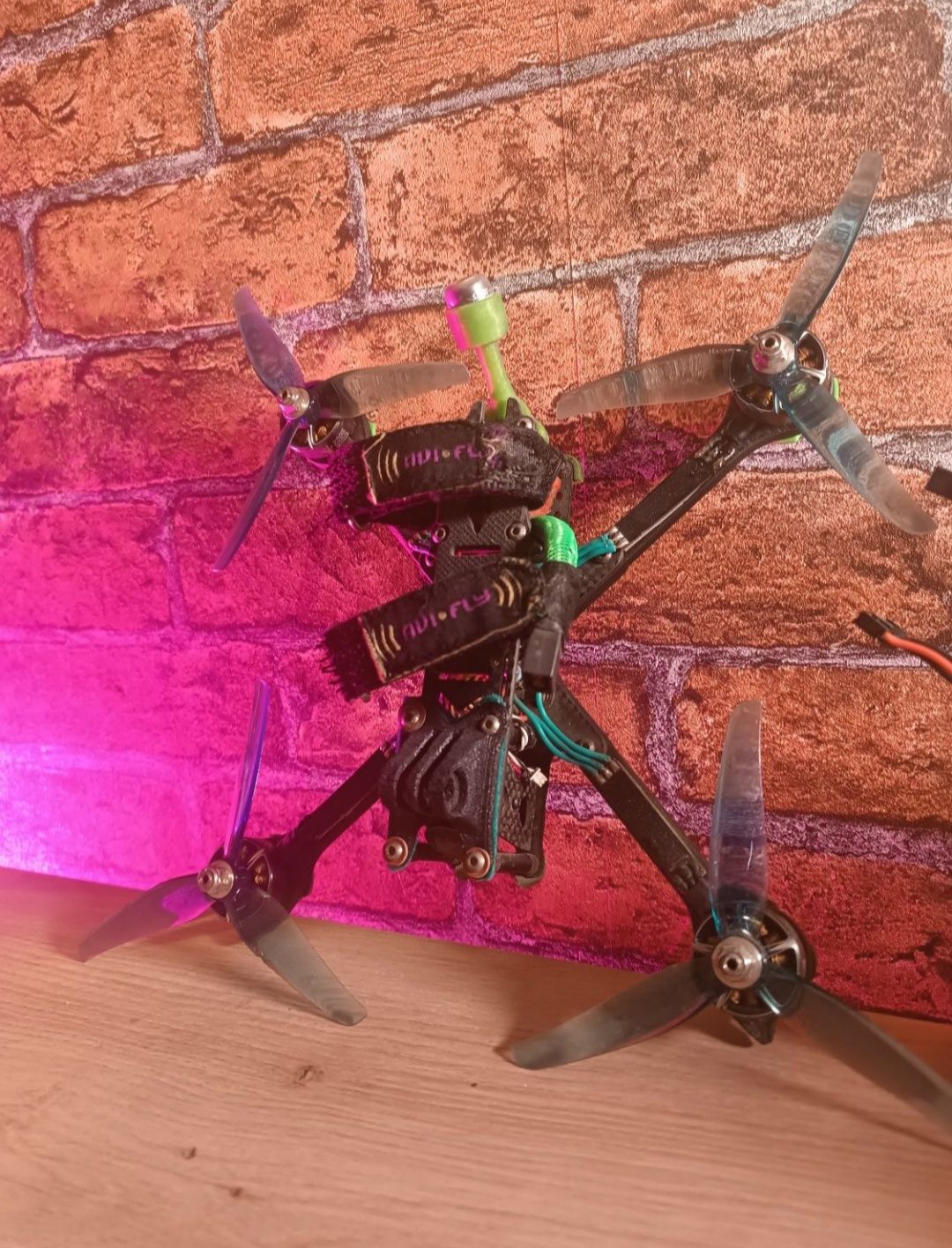 Dron FPV na ramię nazgul V1 t motor