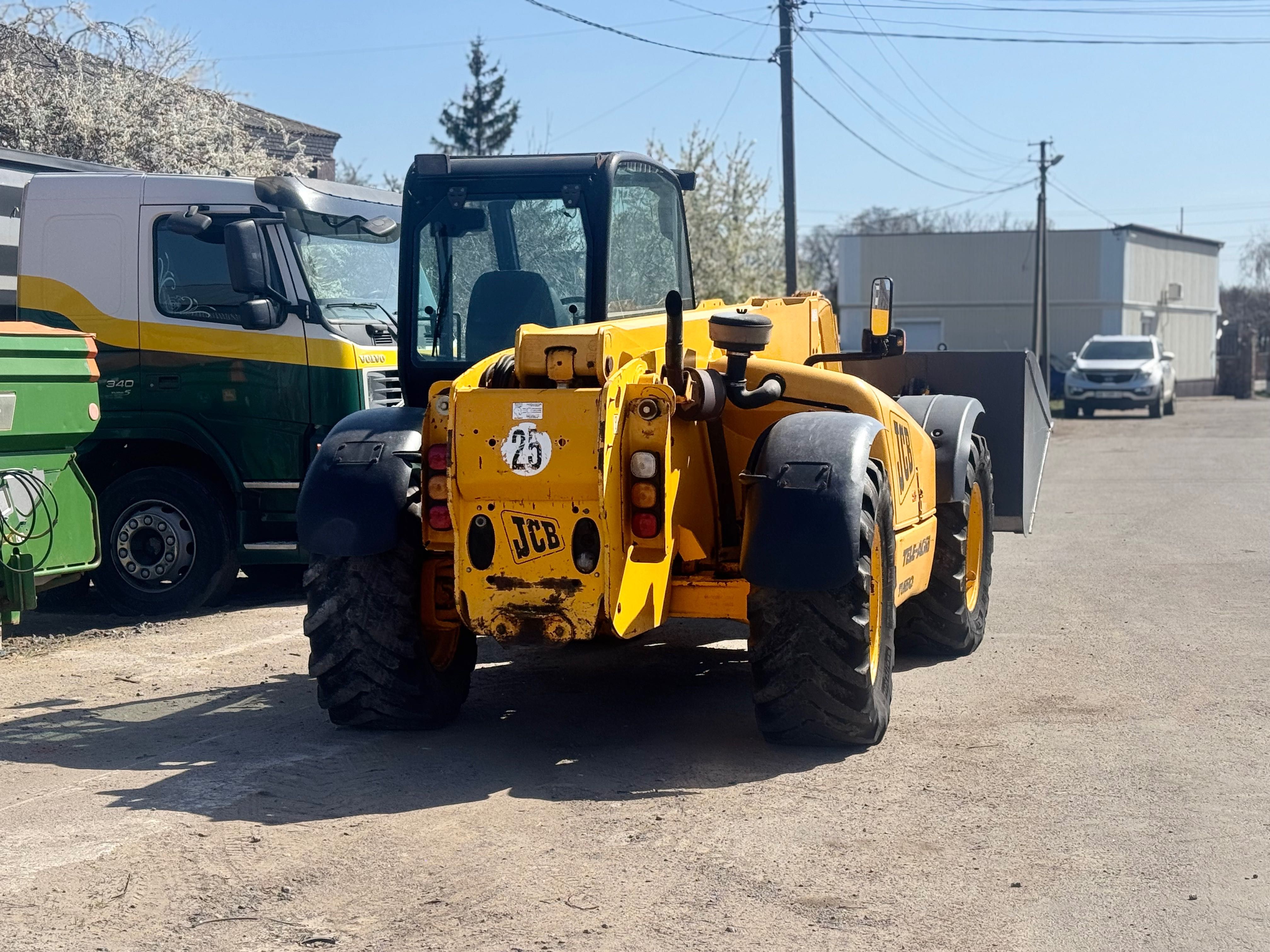 Продам телескопічний погрузчик JCB 530-70
