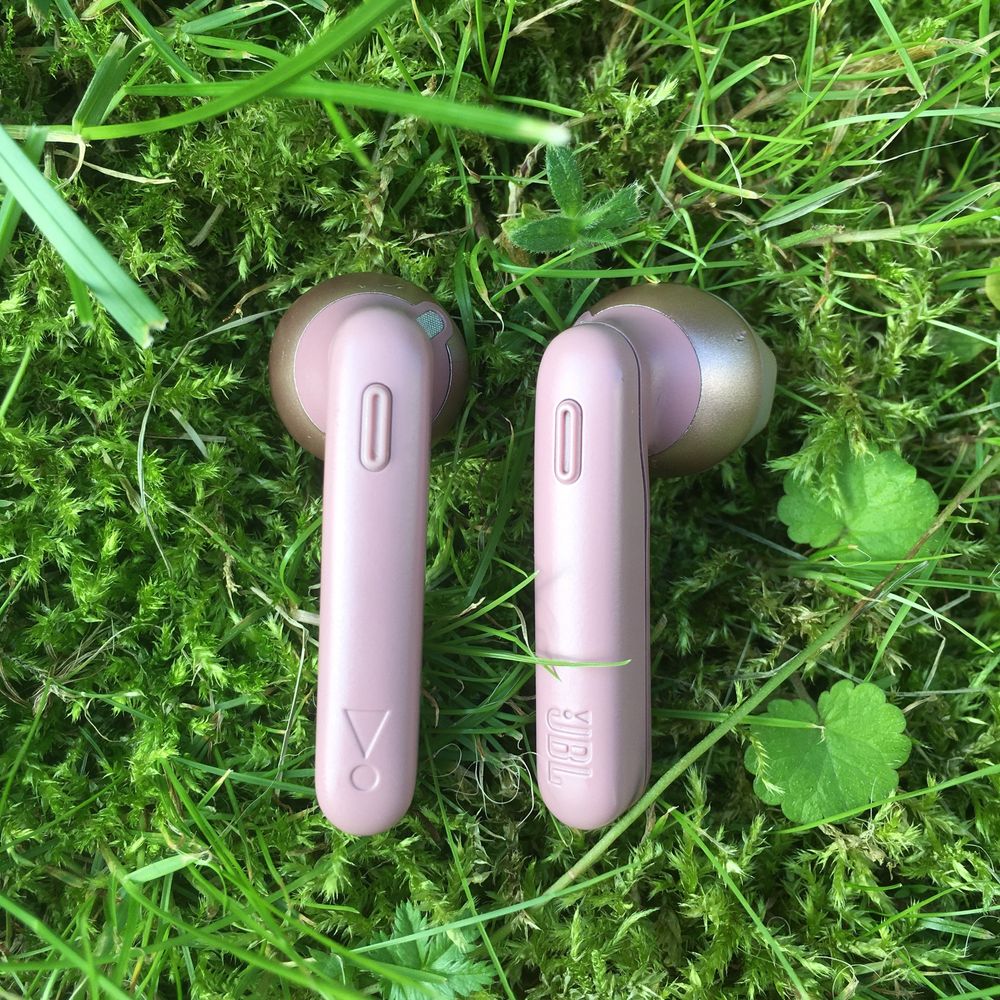 SłuchawkA JEDNA PRAWA z etui ładującym Bluetooth JBL Tune 220 TWS