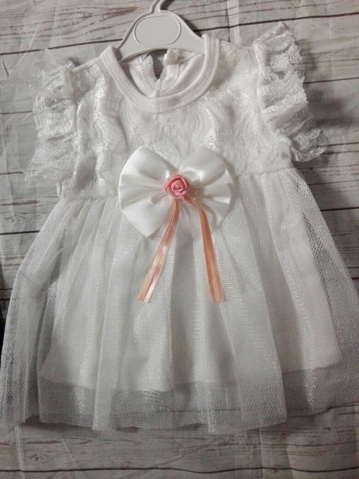 Śliczna sukienka dla dziewczynki 62 cm 3 miesiące na chrzest chrzściny