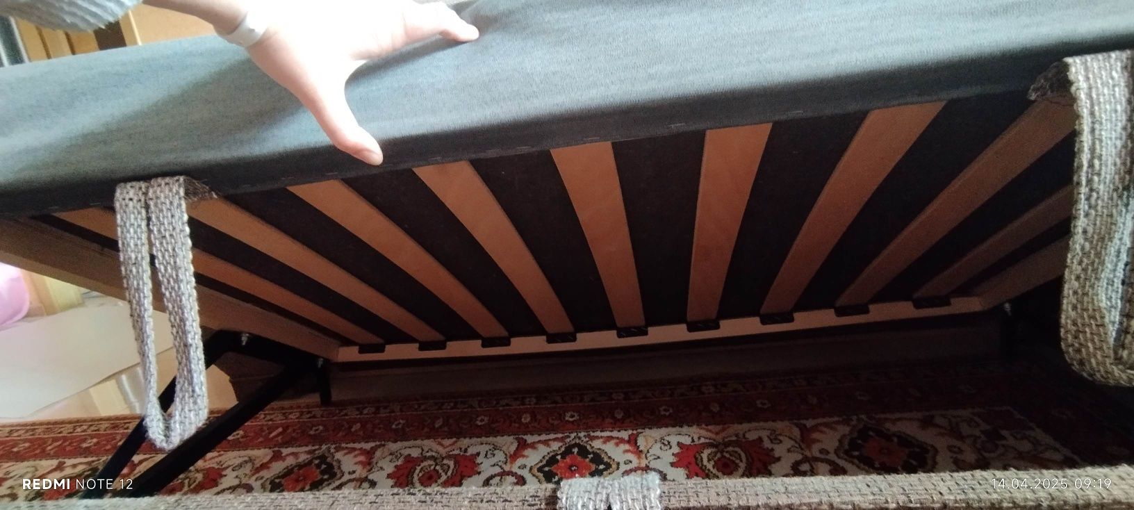Угловой диван в гостиную