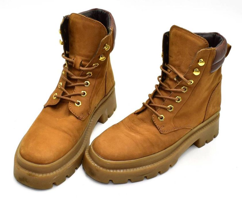 Botki z nubuku na platformie Lazamani 36