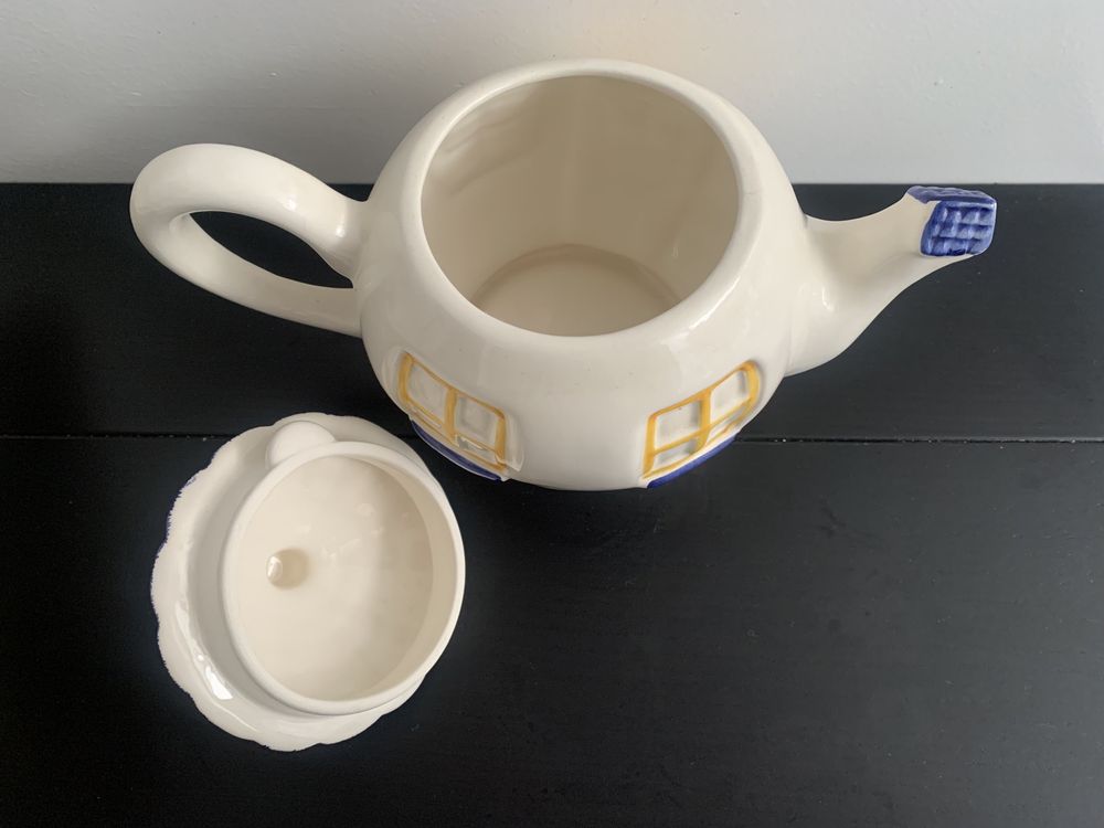 Bule de porcelana pintado à mão