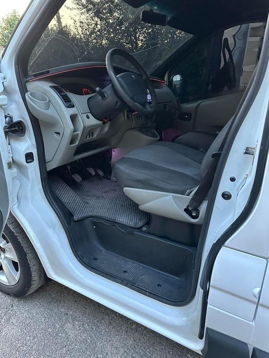 Продам рено трафик