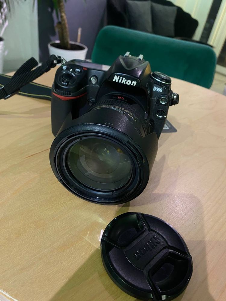 Nikon D300 состояние 8/10