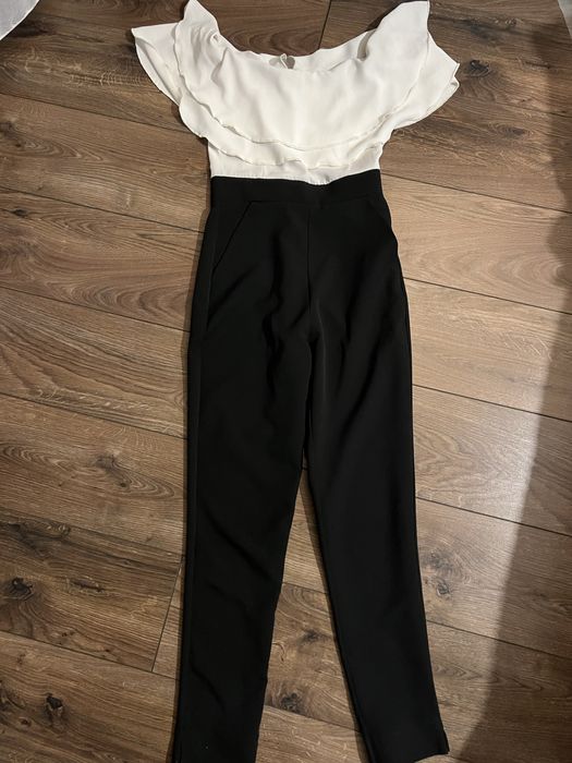 Різні сукні у хорошому стані