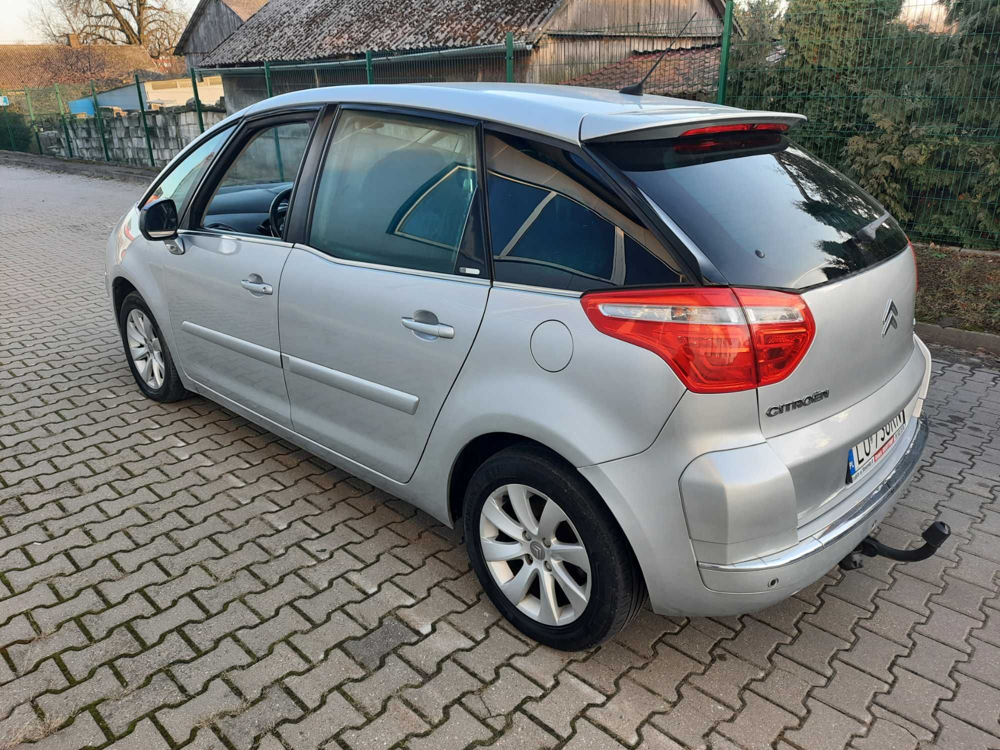 Bogata wersja 1.6 diesel automat ważne opłat
