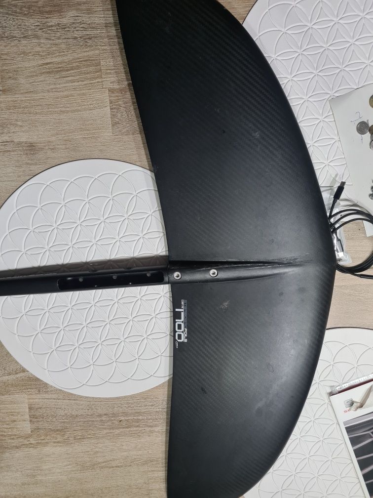 Stardboard foil super cruiser windsurfing.