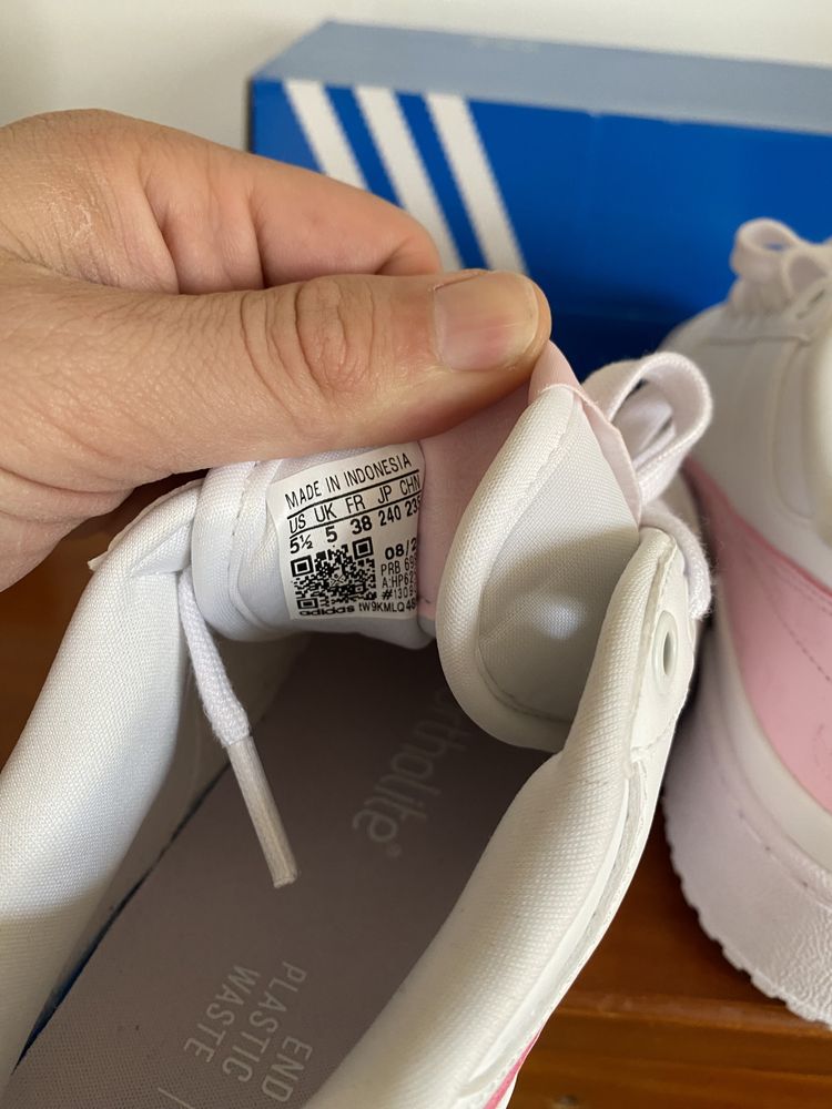 Tenis branco e rosa adidas Novos