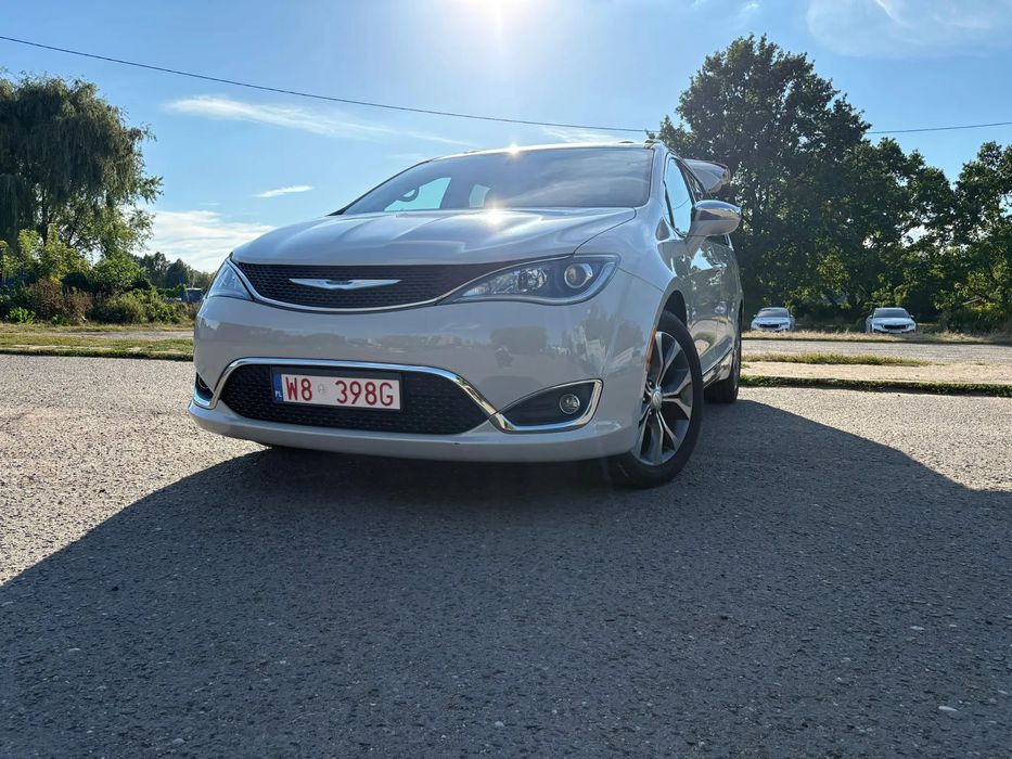Chrysler Pacifica Chrysler Pacifica Limited 2017 3.6 V6 7 os. luksusowy VAN - Nowa cena