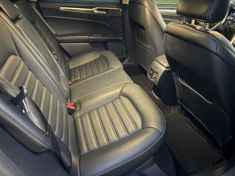 Ford Fusion      2018