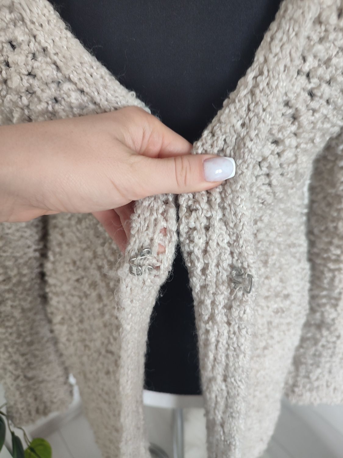 Długi sweter Boho gruby beżowy kremowy damski oversize rozmiar 40 L