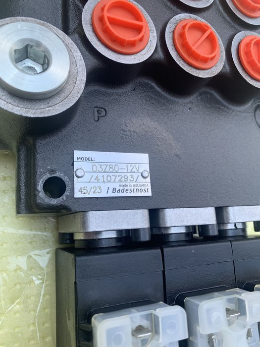 Гідророзподільник з електромагнітним керуванням Badestnost (оригінал)