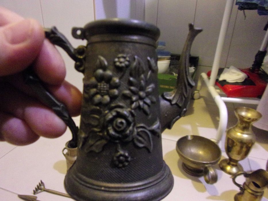 cynowy dzbanuszek cyna dzbanuszek z cyny wym szer 10cm wys9,5cm