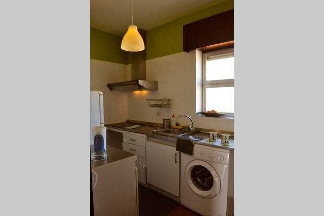 Aluga-se apartamento T1 em Miramar