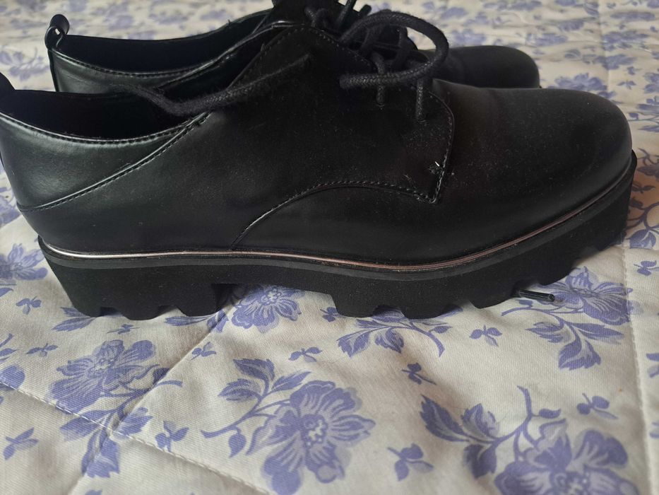 Czarne mokasyny bershka r.37