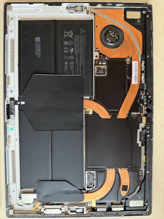 Продам на запчастини Microsoft Surface pro 5