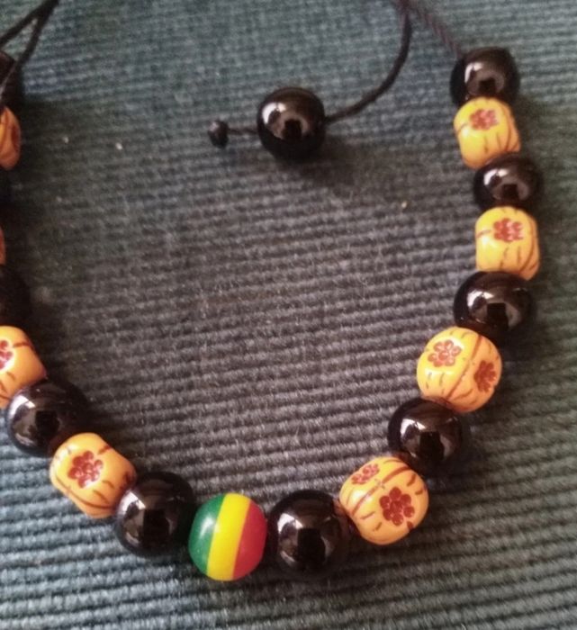 Pulseira colorida nova