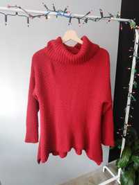 Czerwony sweter z golfem