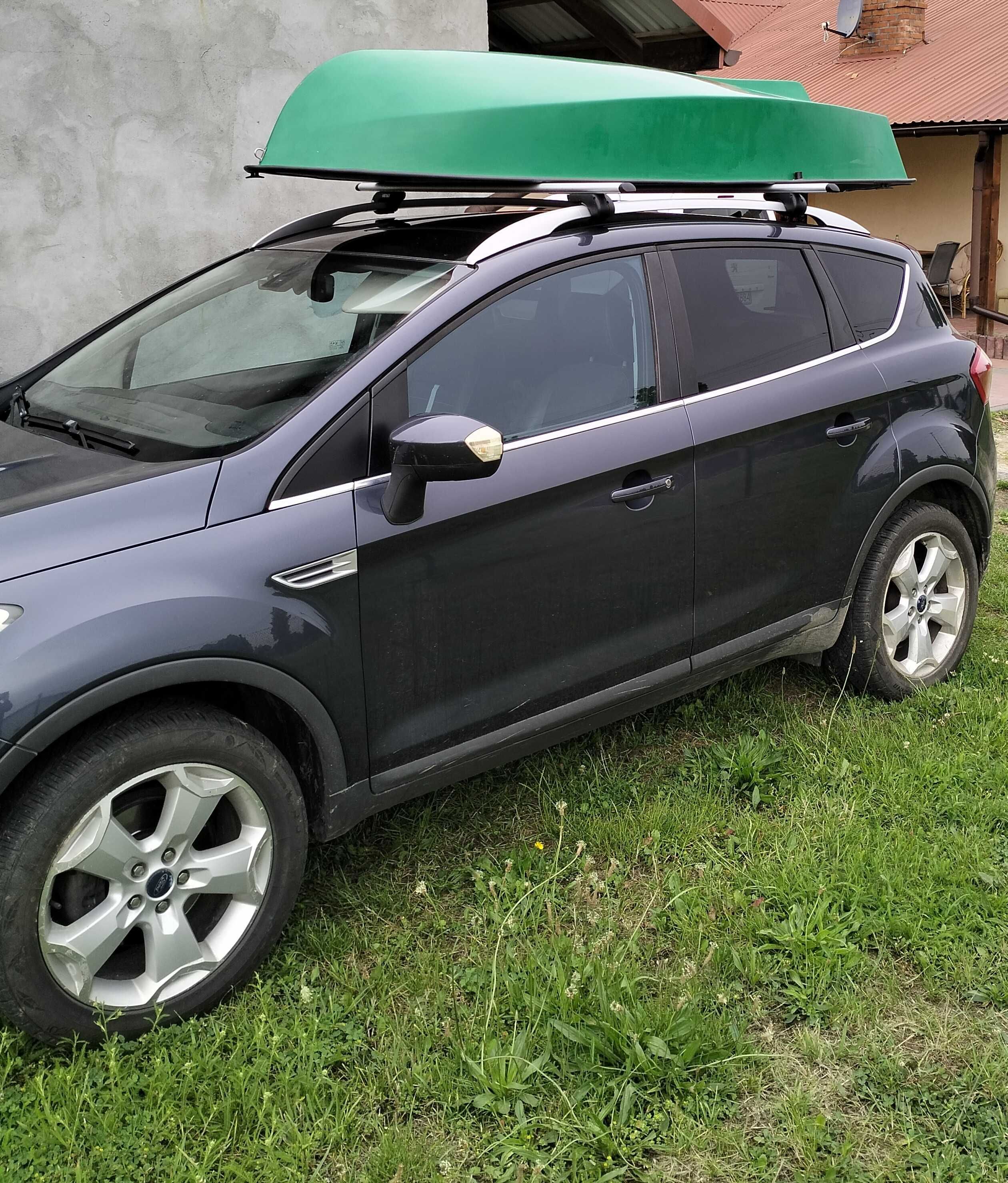 Łódź, łódka wędkarska, wiosła – idealna do przewożenia na relingach