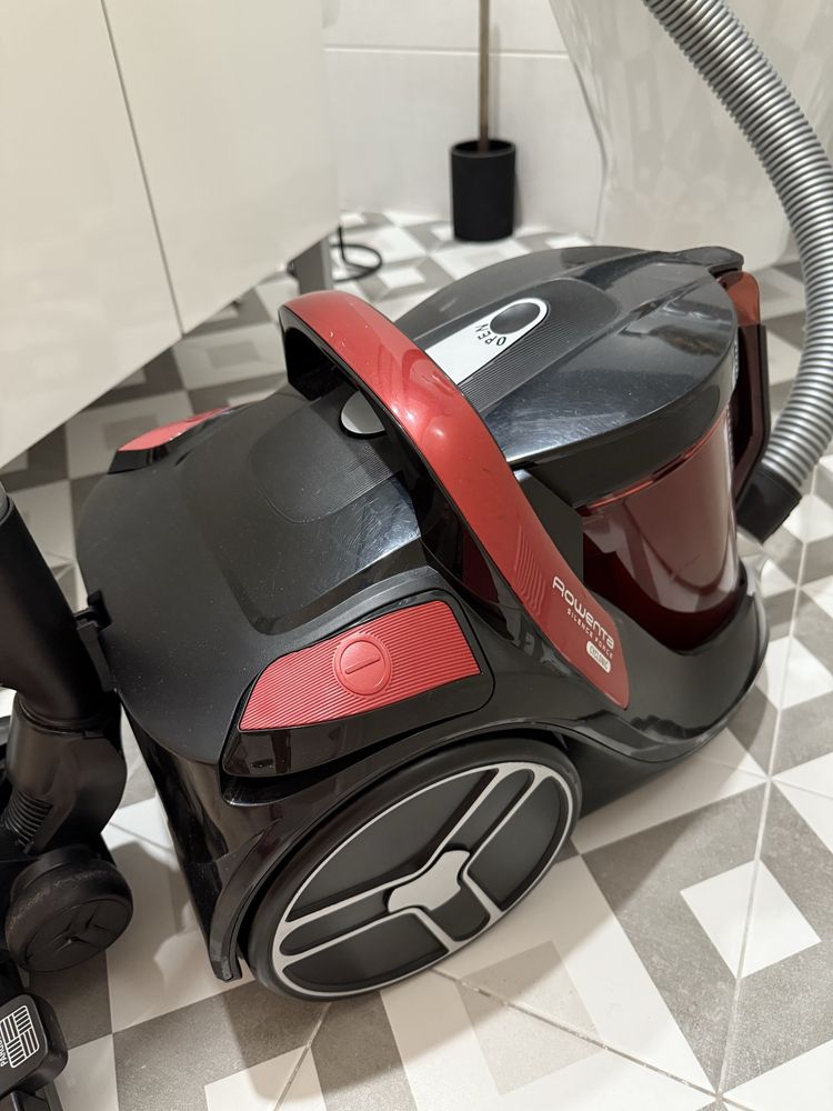 Aspirador sem Saco ROWENTA Silence Force Parquet