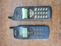 Stare telefony komórkowe.