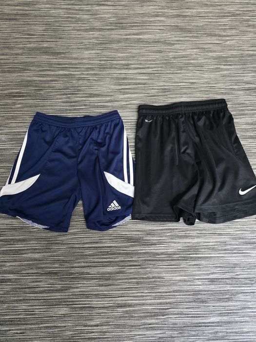 Calções Desportivos Nike e Adidas