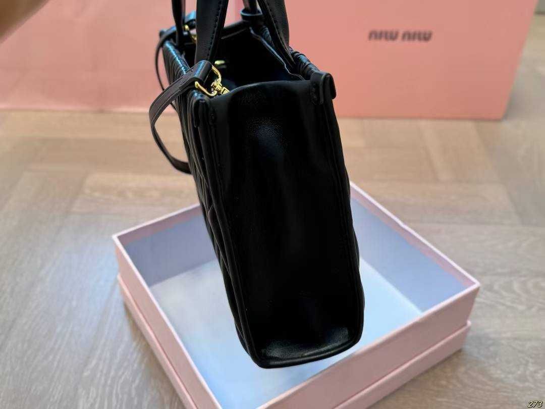 Torebka Miu Miu damska torba, skóra  630-336