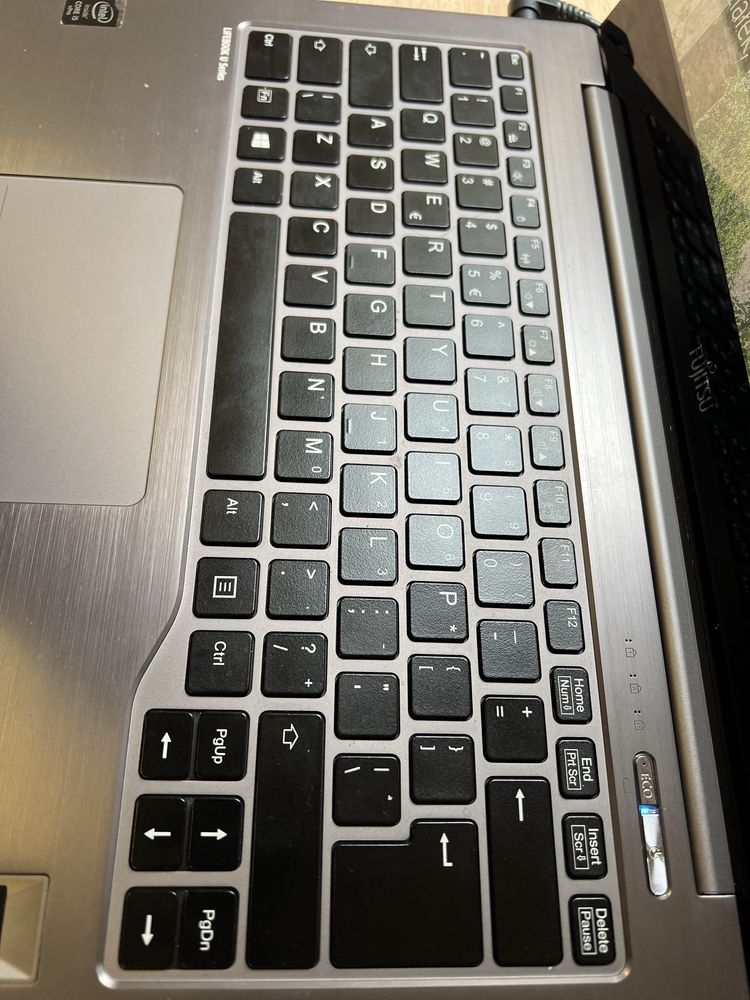 Fujitsu lifebook U904