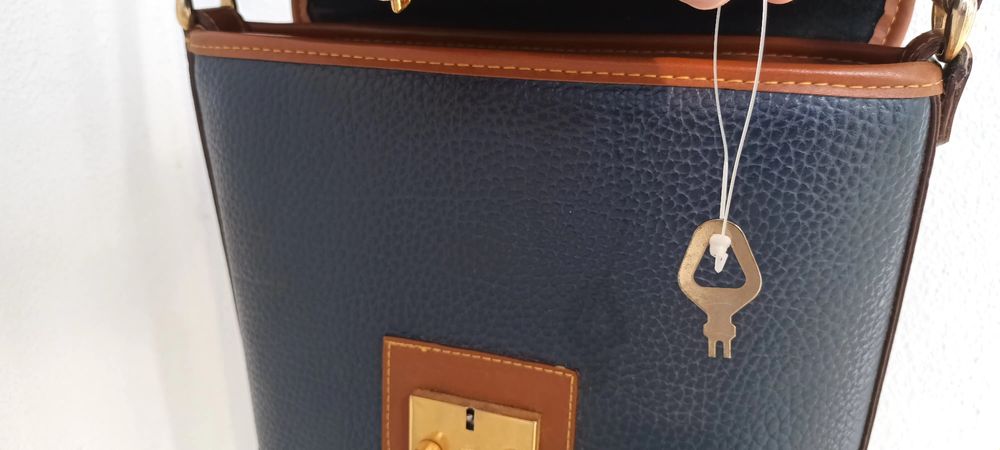 Mala em couro granulado Dooney&Bourke+ oferta