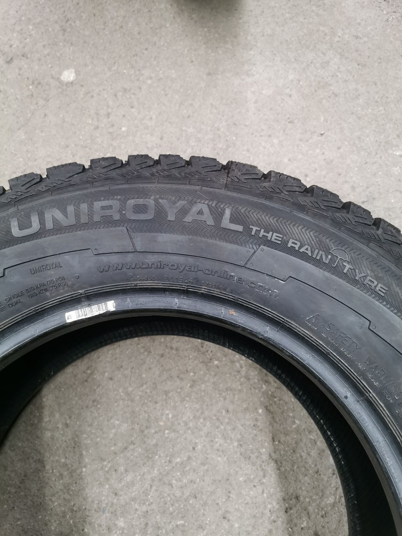 Para opon 215/70R15C 109/107R Uniroyal Snów MAX 2