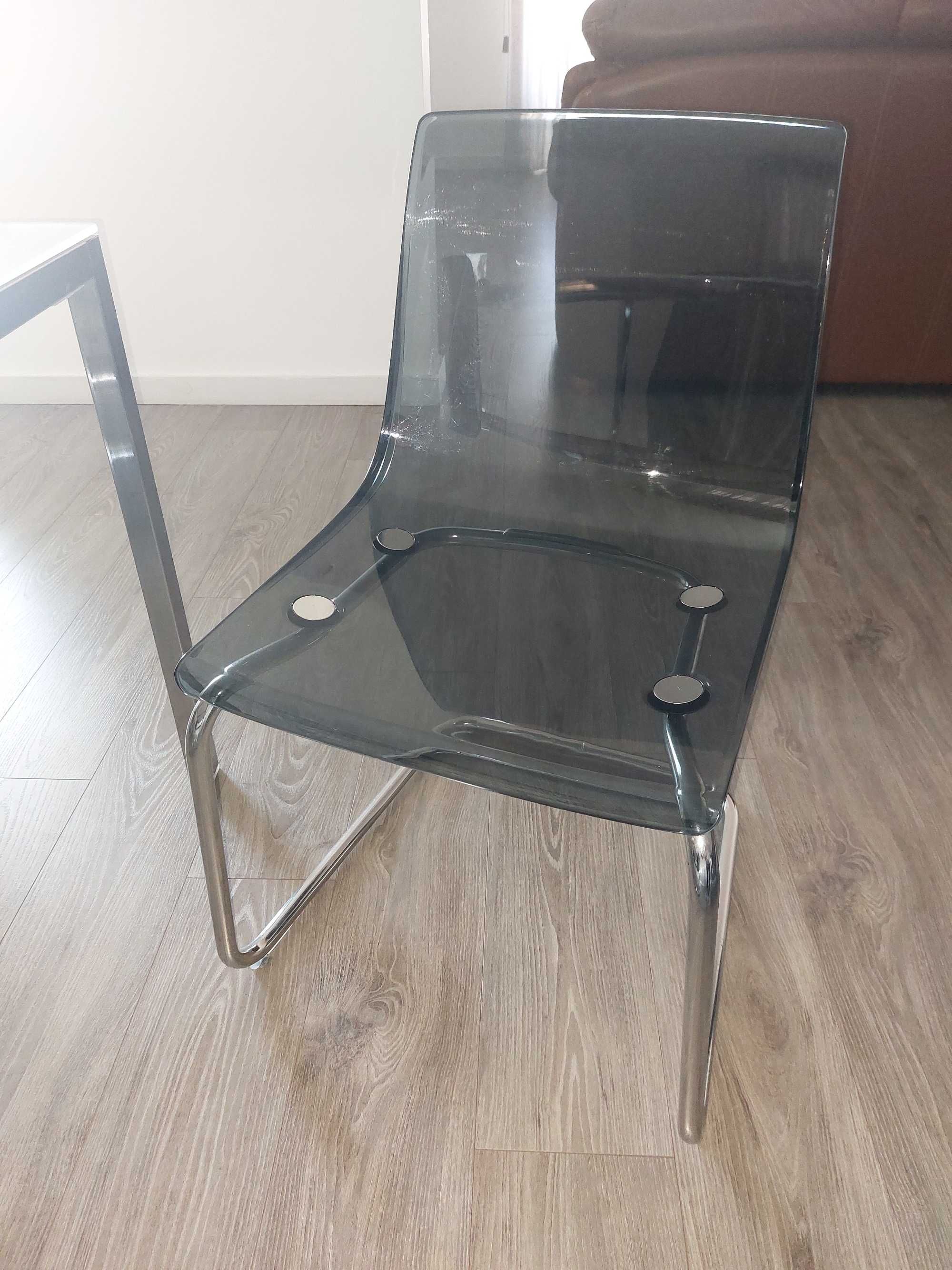 Cadeira transparente