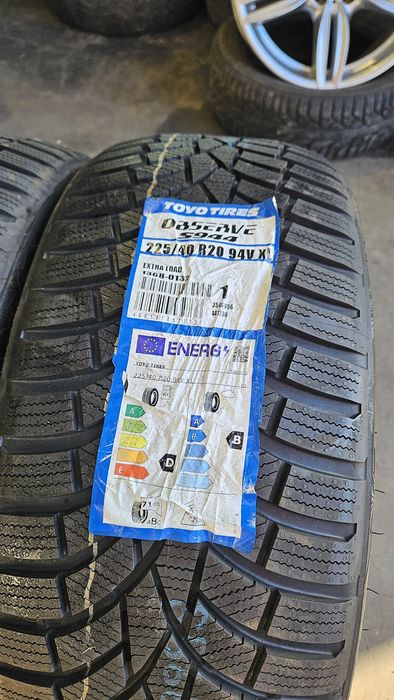 2szt 225/40/20 Toyo Nowe opony dot2821r ZIMA