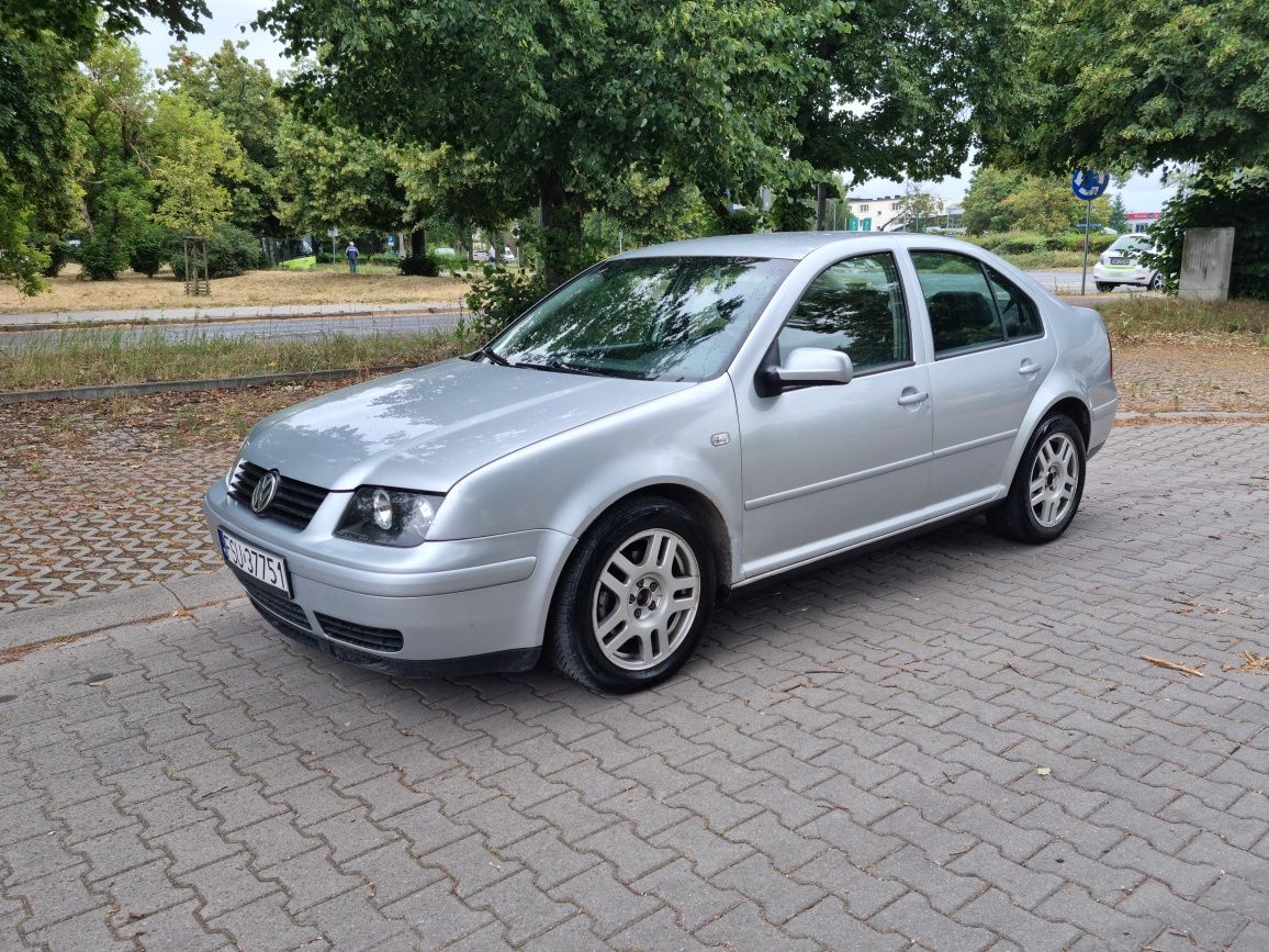 VW Bora 1.9 TDI 101KM sprawna klima 2003r.