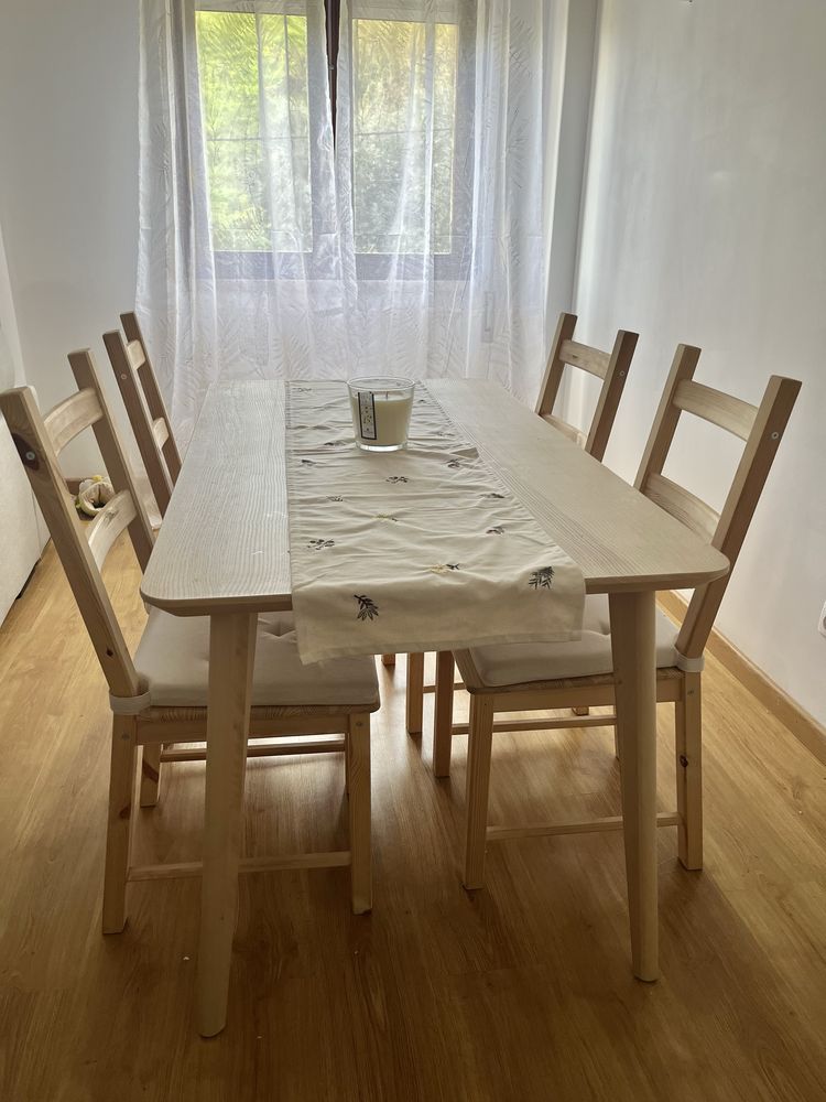 Conjunto mesa e cadeiras de refeição