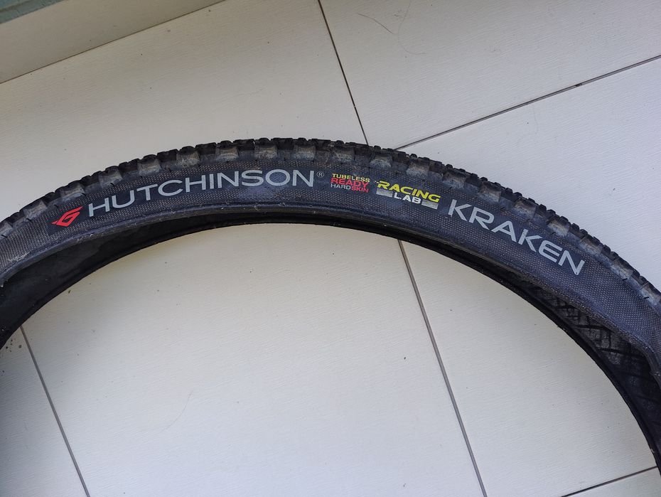 Conjunto pneus tubeless 29 Hutchinson