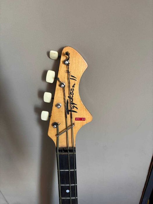 Бас гитара Jolana Typhoon II раритетная 1965 года  Торг