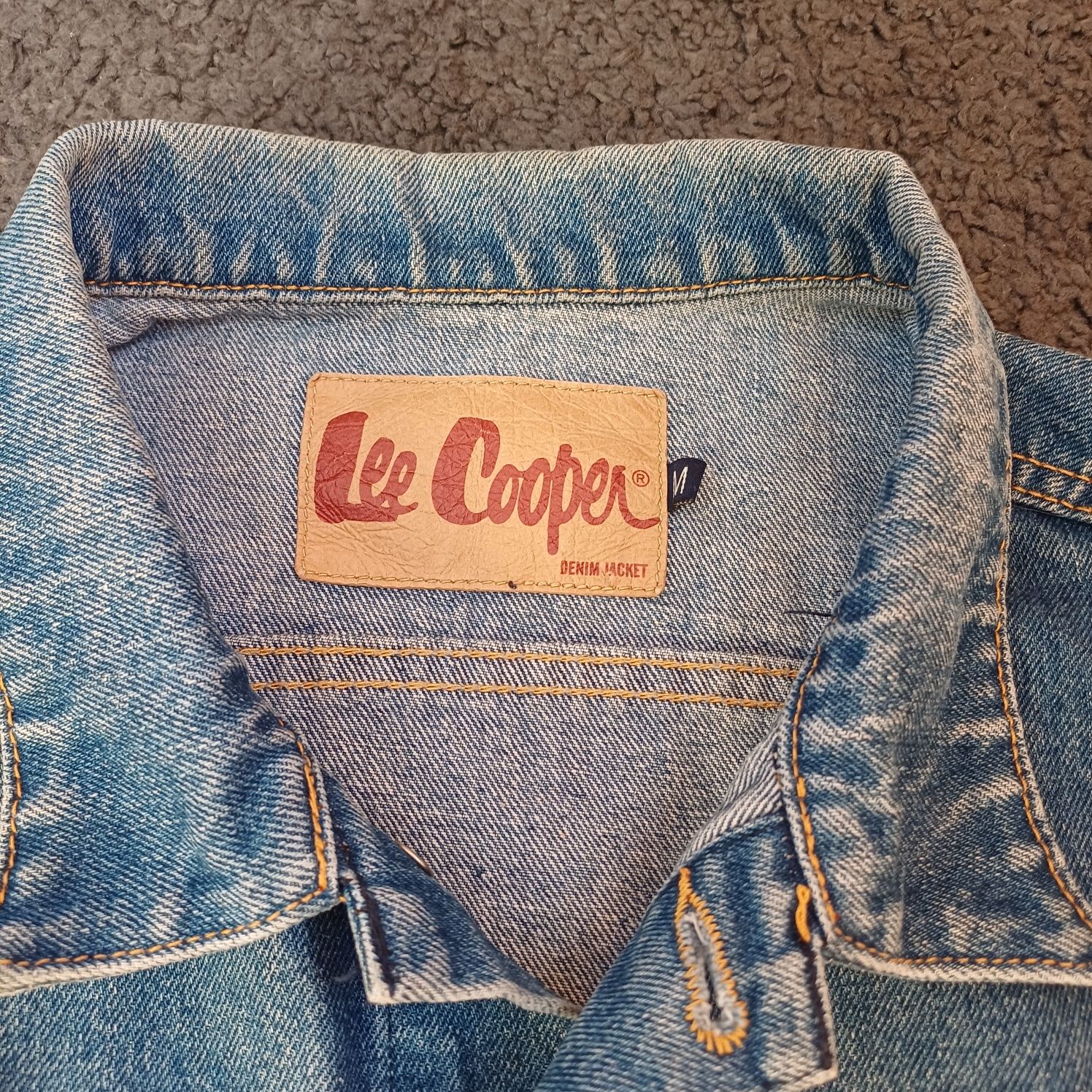 Продам джинсовую куртку Lee cooper