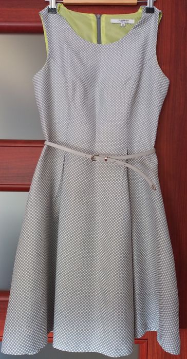Sukienka letnią rozkloszowana rozm.36
