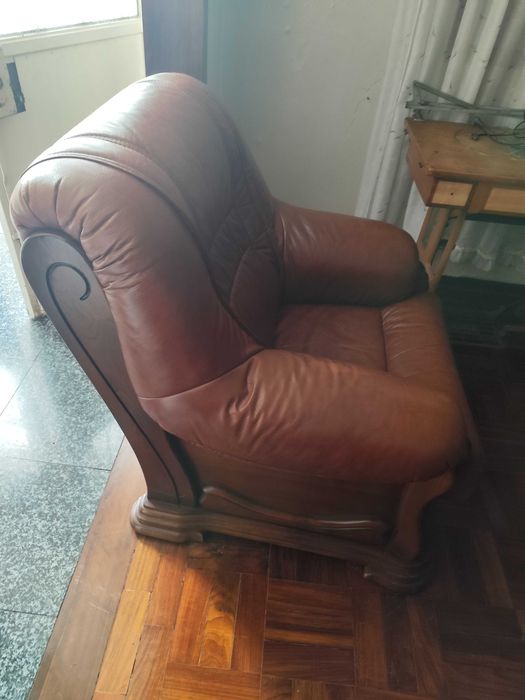 Sofá de 3 lugares + sofá de 1 lugar em pele