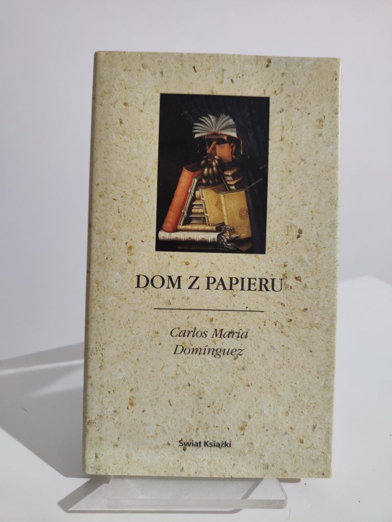 Dom z papieru Carlos María Domínguez