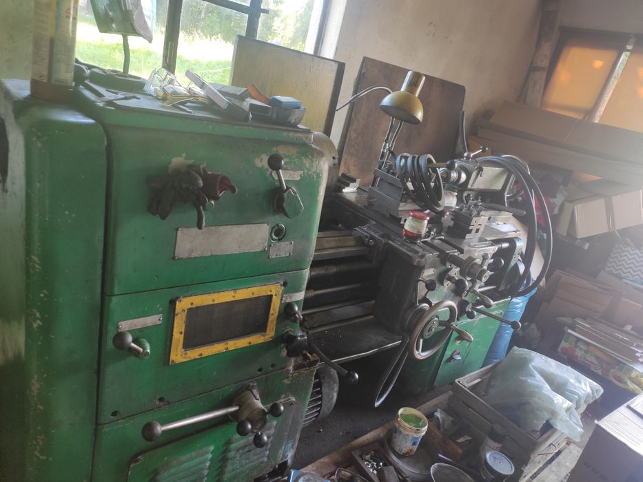 Tokarka  TUD 50/1000
długość toczenia 1000 uchwyt